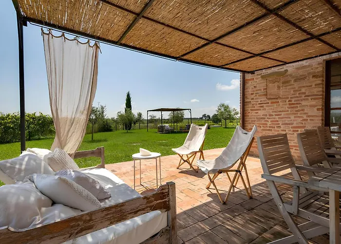 Villa Le Vigne, 8 Pax, Private Pool, Comfort *